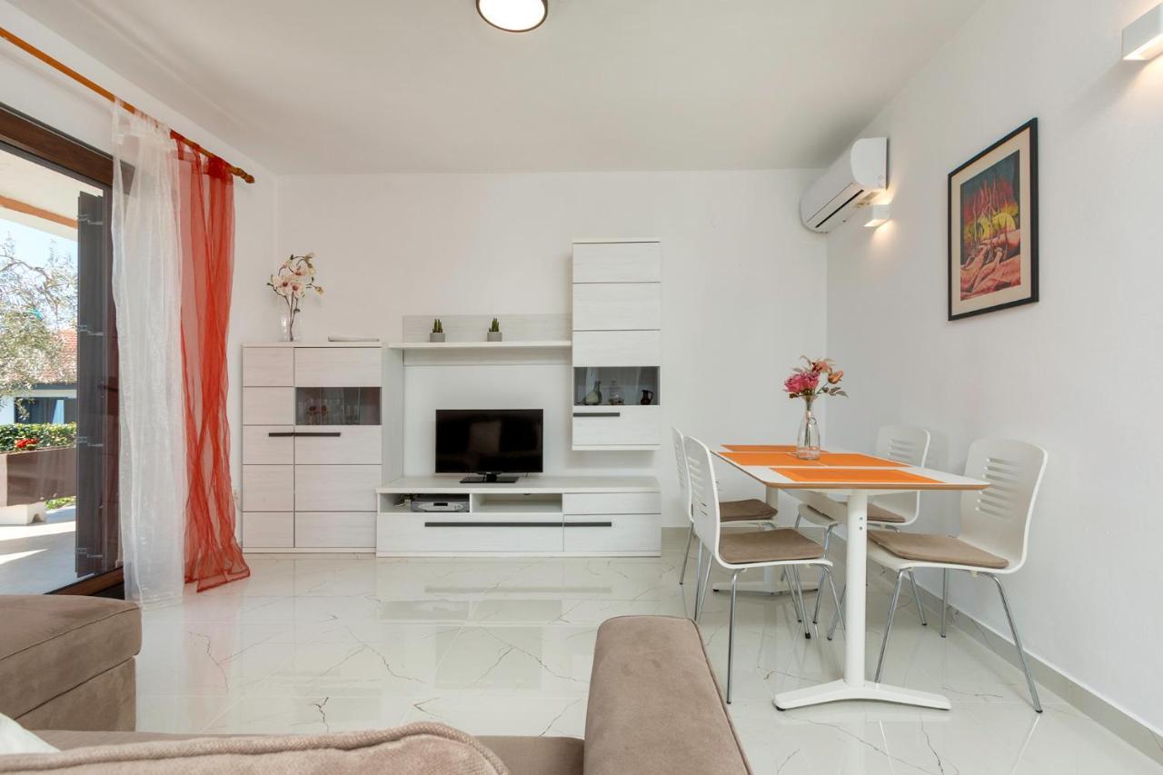 Apartments Marija 821 Pola Esterno foto