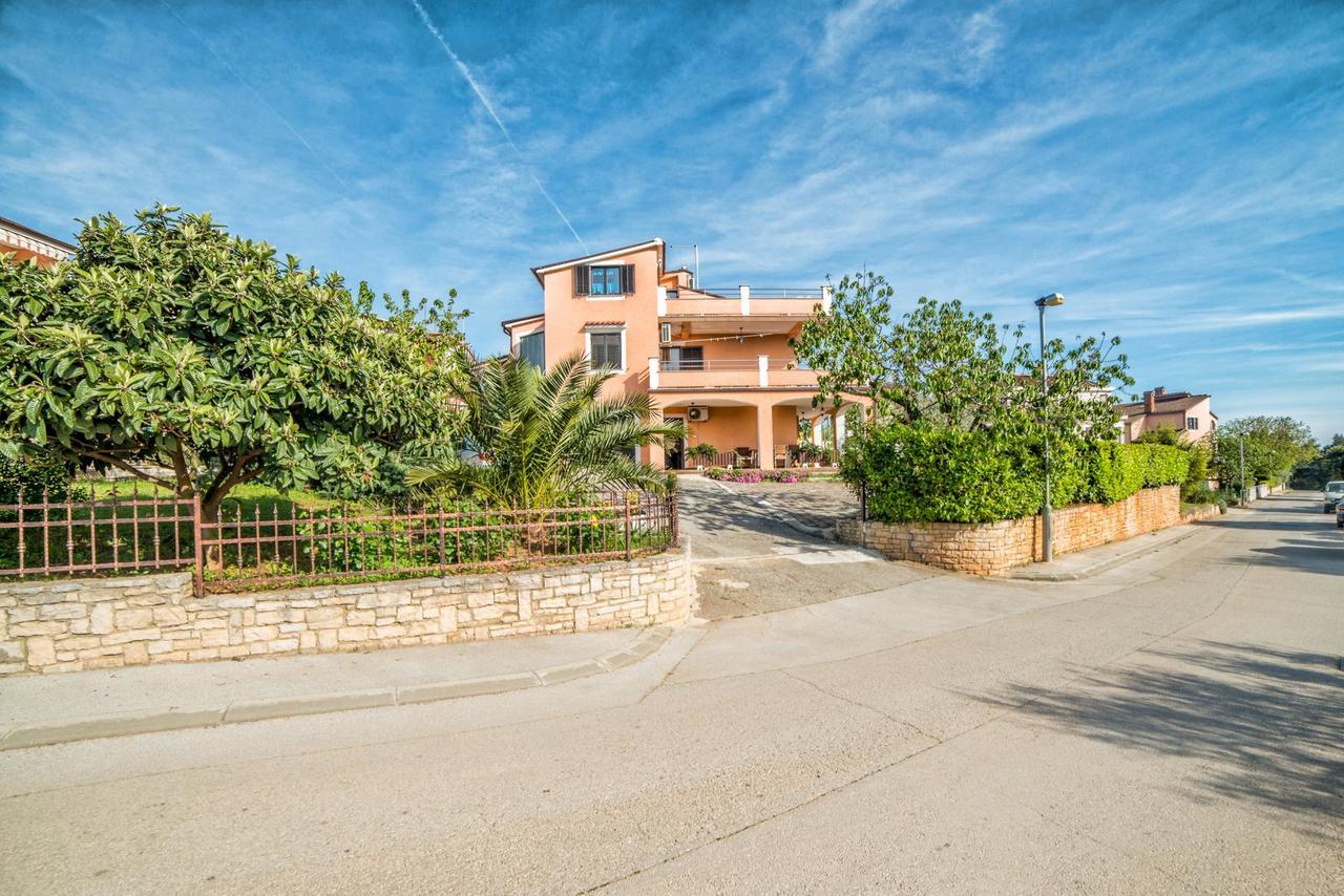 Apartments Marija 821 Pola Esterno foto